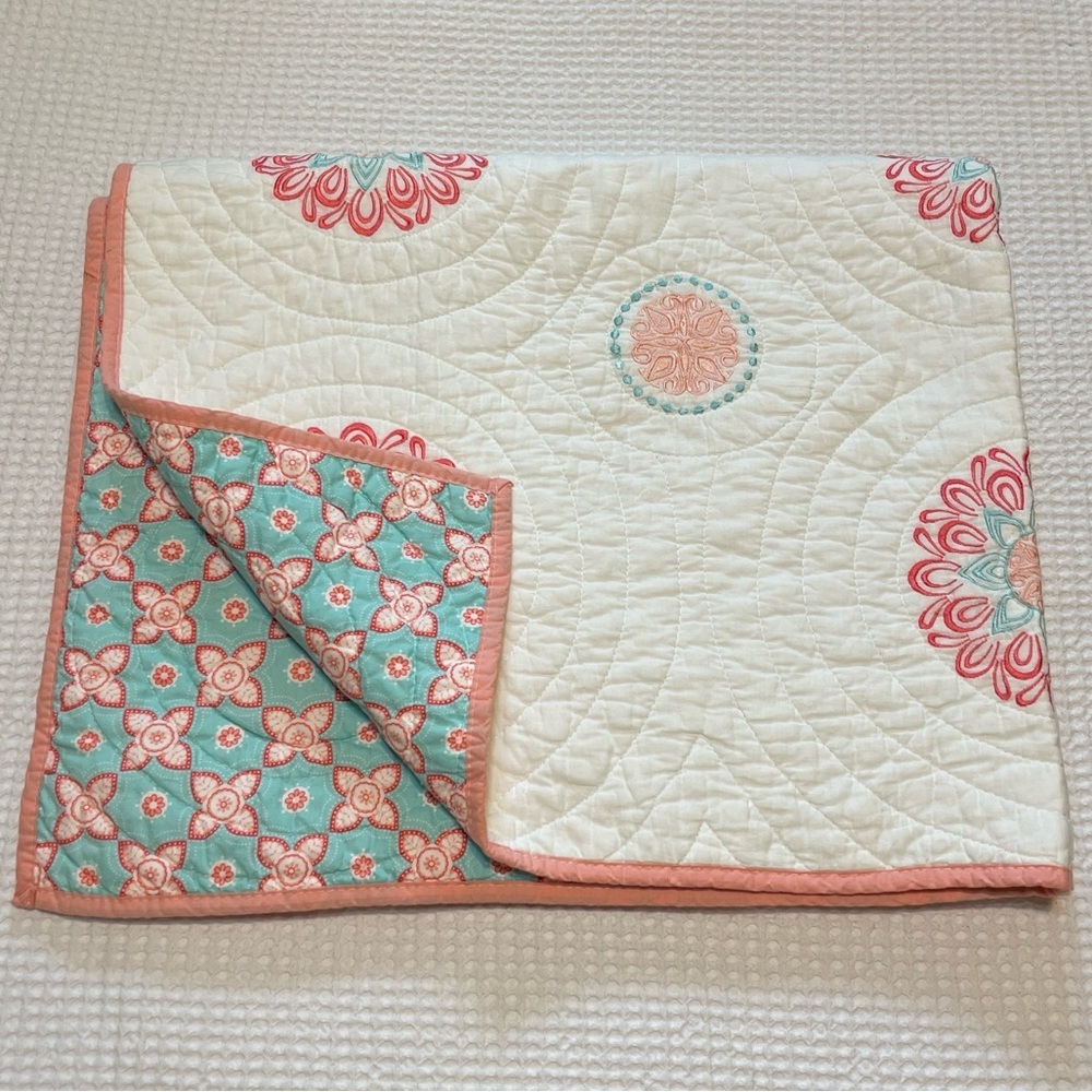 Levtex Baby Crib Embroidered Quilt Blanket EUC